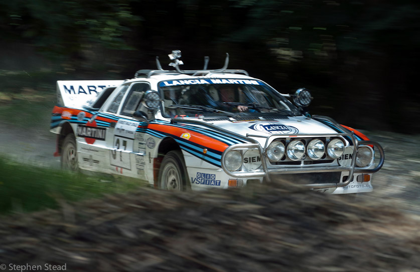 NIKON D200 - 55.0-200.0 mm f/4.0-5.6