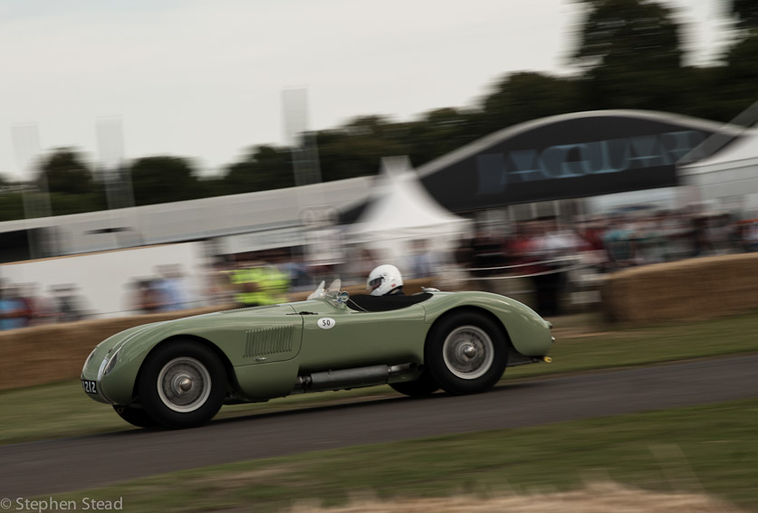 NIKON D200 - 18.0-70.0 mm f/3.5-4.5