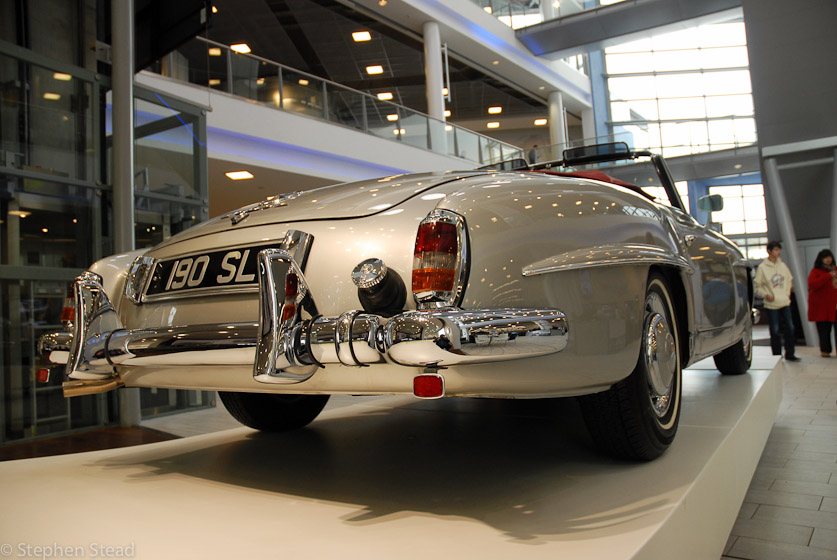 NIKON D200 - 18.0-70.0 mm f/3.5-4.5