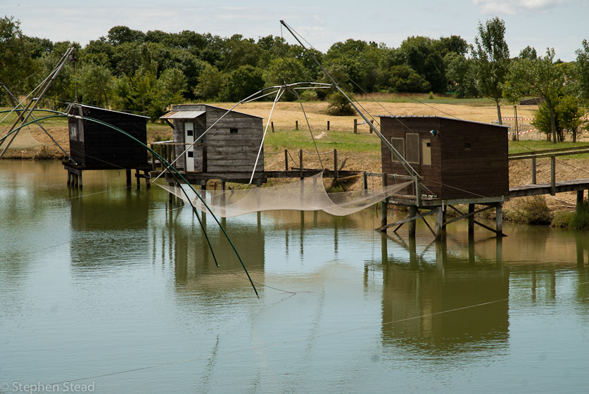 NIKON D200 - 18.0-70.0 mm f/3.5-4.5