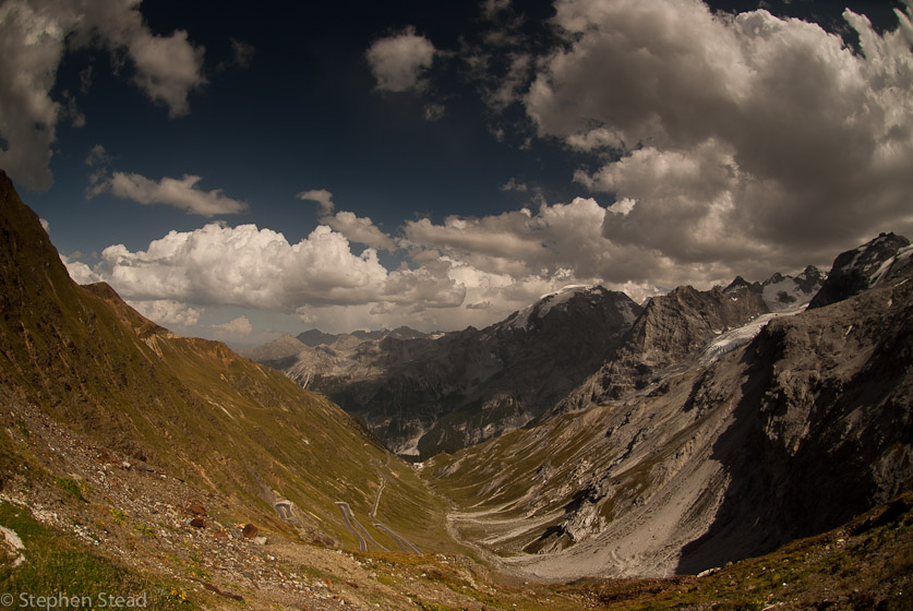 NIKON D200 - 10.5 mm f/2.8