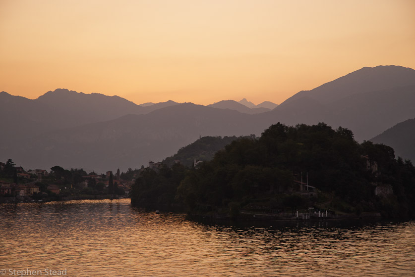 NIKON D200 - 18.0-70.0 mm f/3.5-4.5