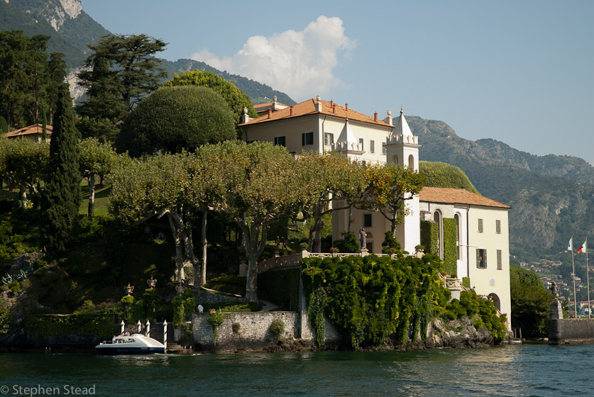 NIKON D200 - 18.0-70.0 mm f/3.5-4.5