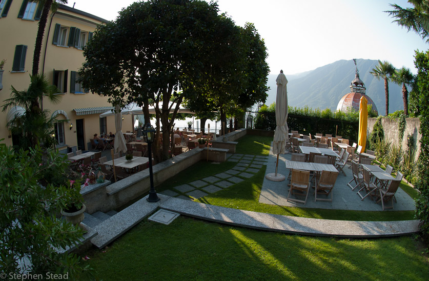 NIKON D200 - 10.5 mm f/2.8