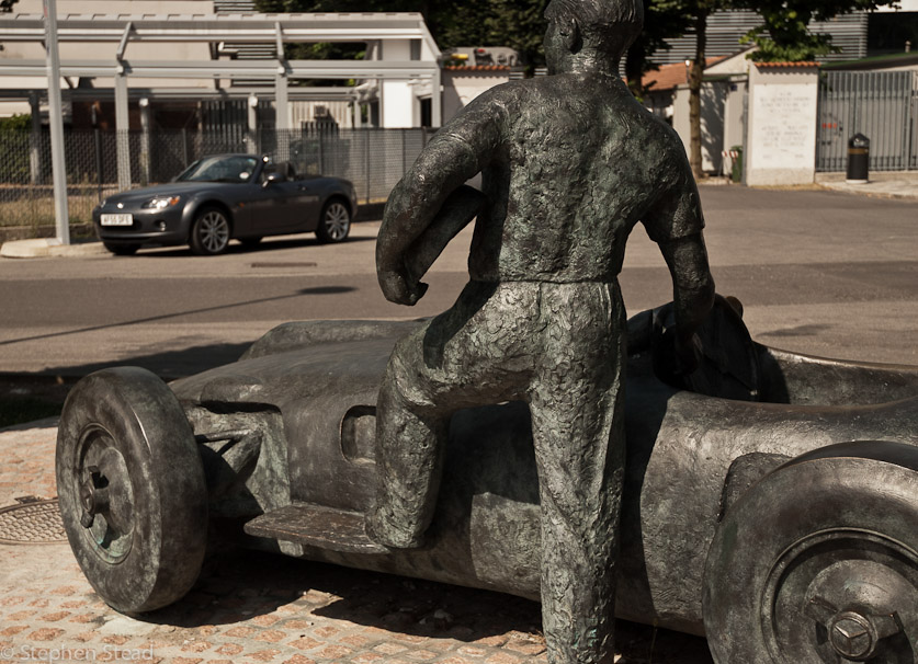 NIKON D200 - 18.0-70.0 mm f/3.5-4.5