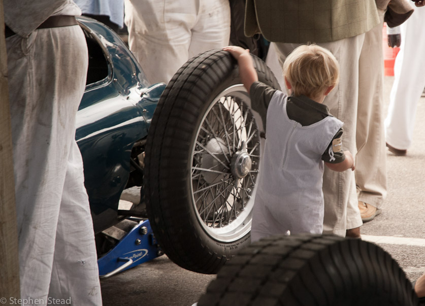 NIKON D200 - 18.0-70.0 mm f/3.5-4.5