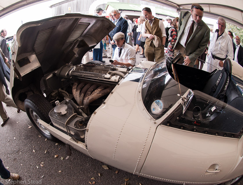 NIKON D200 - 10.5 mm f/2.8