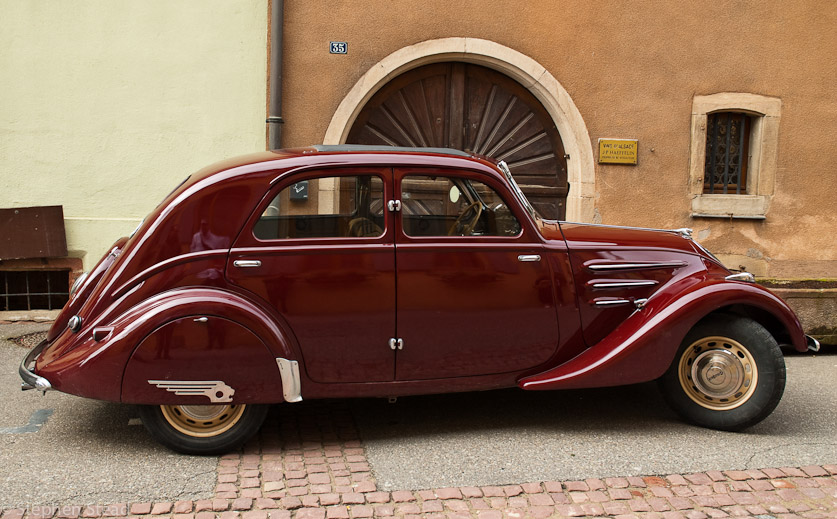 NIKON D200 - 18.0-70.0 mm f/3.5-4.5