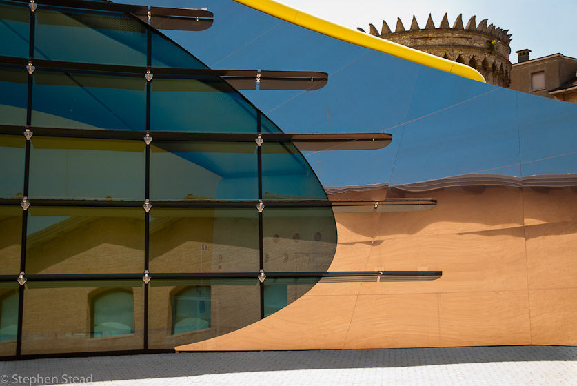 NIKON D200 - 18.0-70.0 mm f/3.5-4.5