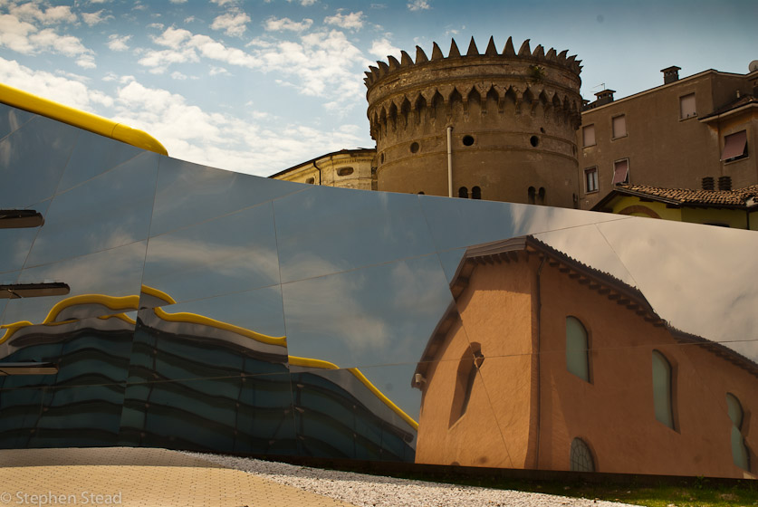 NIKON D200 - 18.0-70.0 mm f/3.5-4.5