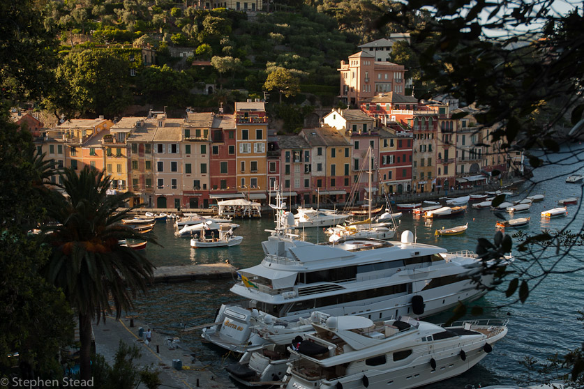 NIKON D200 - 18.0-70.0 mm f/3.5-4.5