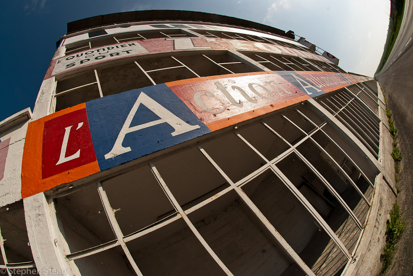 NIKON D200 - 10.5 mm f/2.8