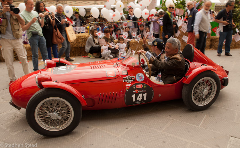 NIKON D200 - 18.0-70.0 mm f/3.5-4.5